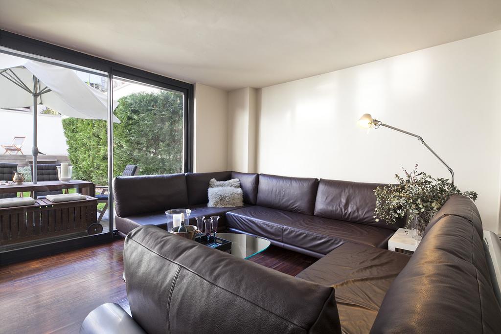 Apartment Barcelona Rentals - Private Pool&Garden Center Buitenkant foto
